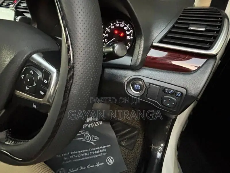 Toyota Premio 2018