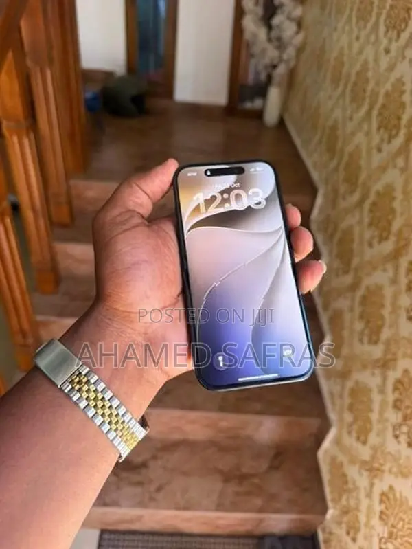 Apple iPhone 15 (Used)