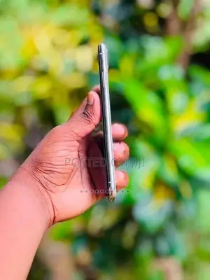 Apple iPhone XS (Used)