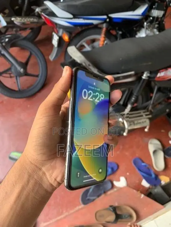 Apple iPhone X 256GB (Used)