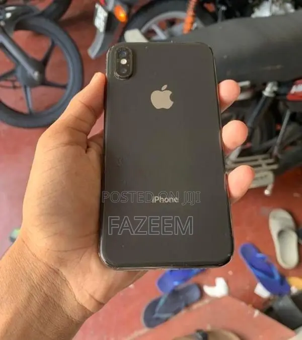 Apple iPhone X 256GB (Used)