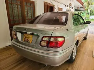 Nissan Sunny 2004