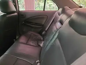 Nissan Sunny 2004