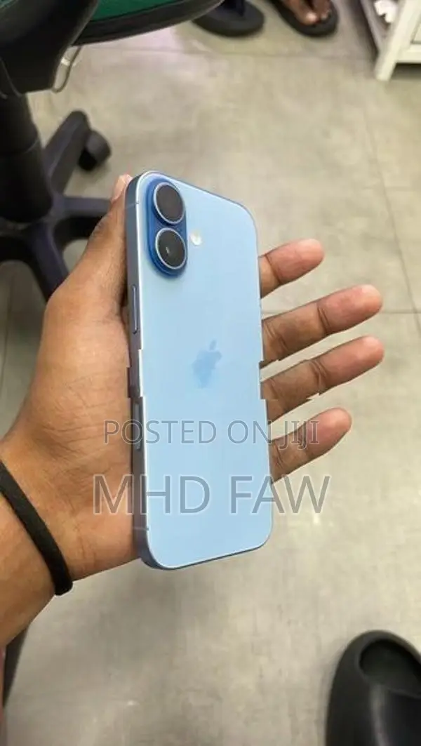 Apple iPhone 17 256GB (Used)