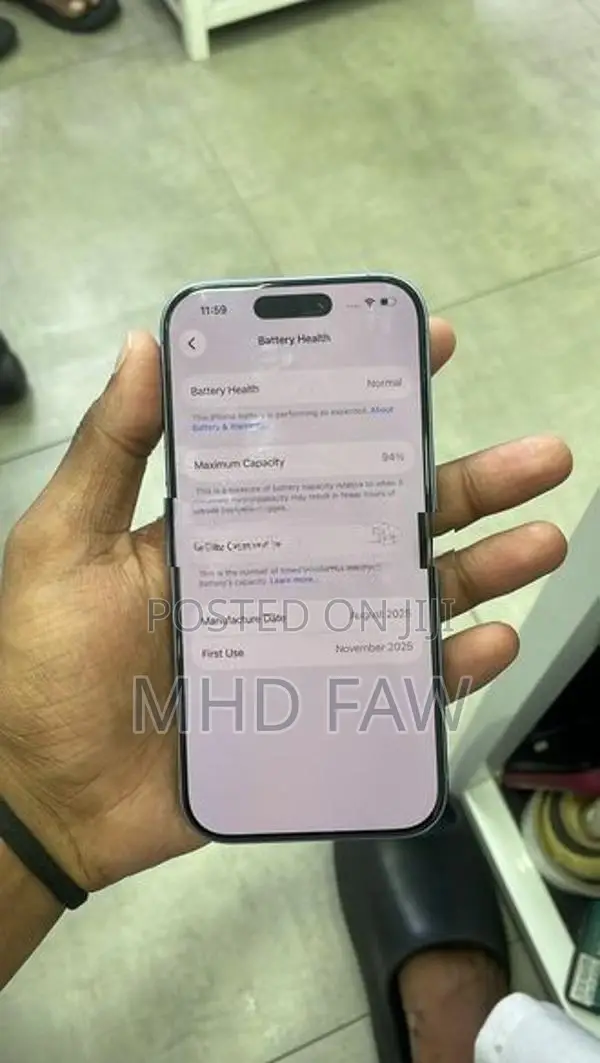 Apple iPhone 17 256GB (Used)