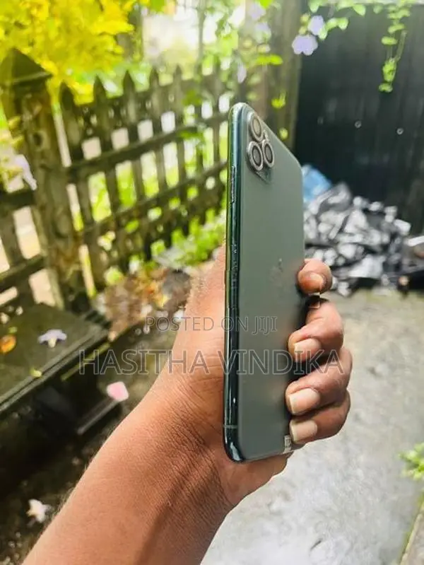 Apple iPhone 11 Pro Max (Used)