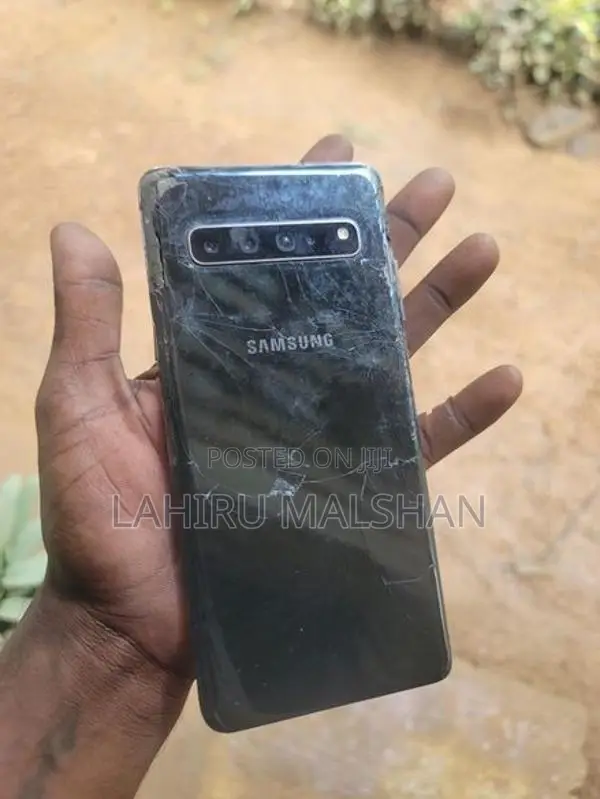Samsung Galaxy S10 (Used)