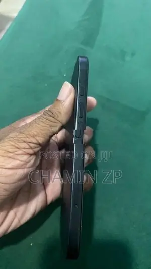 Apple iPhone 16 256GB (Used)