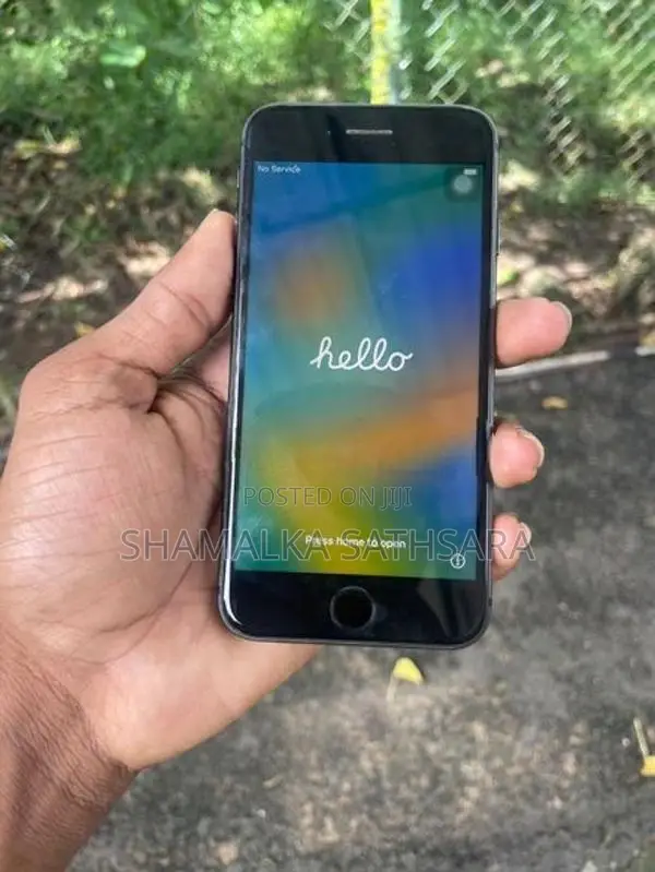Apple iPhone 8 (Used)