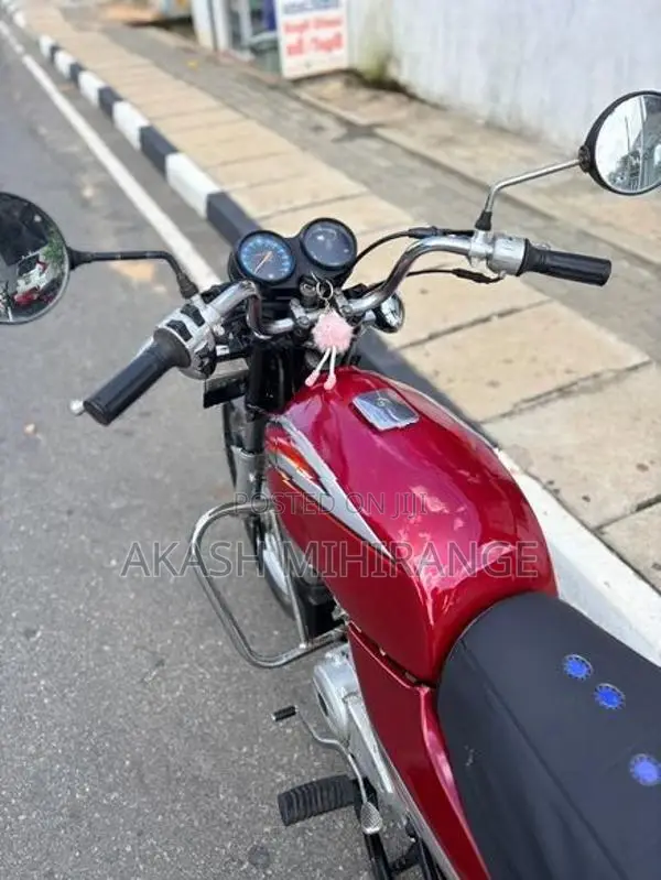 Bajaj Boxer 2013