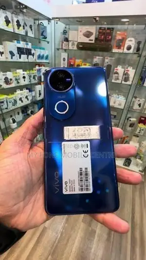 Vivo V50 256GB 16GB RAM 5G. (Brand New)