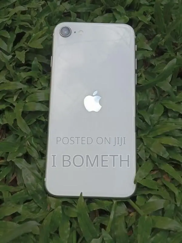 Apple iPhone SE 2 128GB (Used)