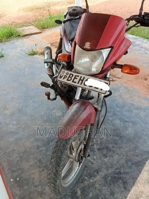 Bajaj Platina 100 2016