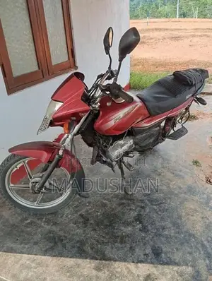 Bajaj Platina 100 2016