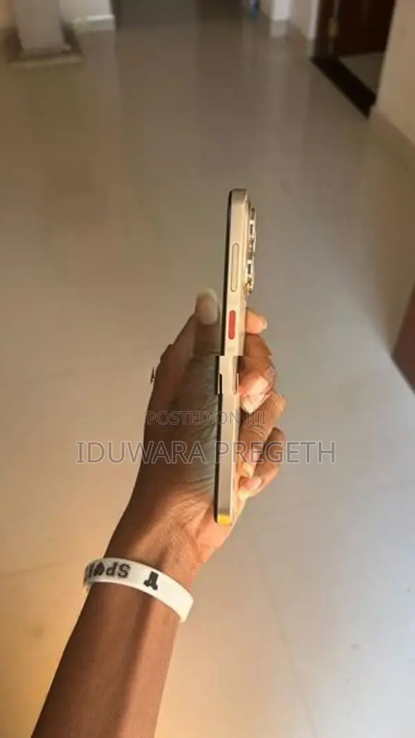 ZTE nubia V70 (Used)