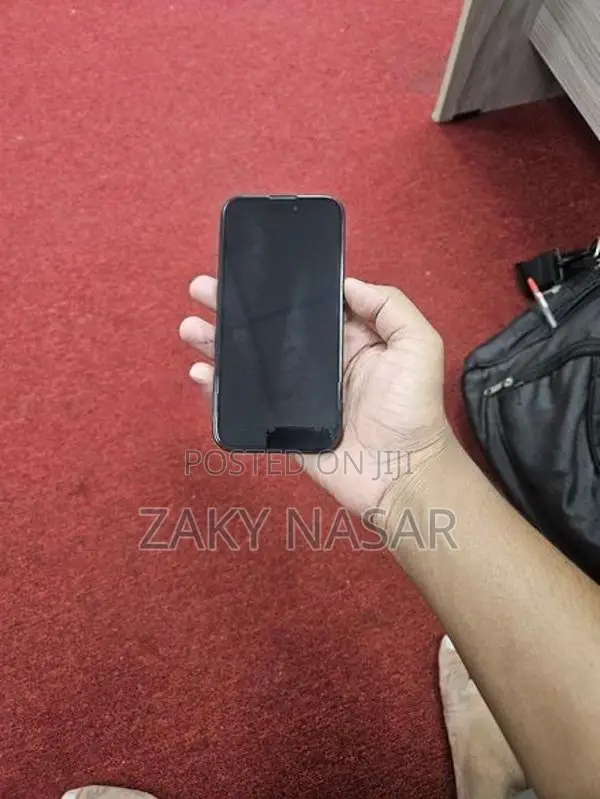 Apple iPhone 16 (Used)
