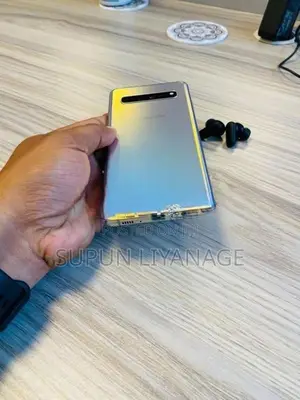 Samsung Galaxy S10 Plus (Used)
