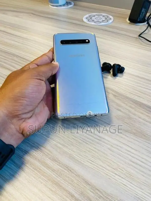 Samsung Galaxy S10 Plus (Used)