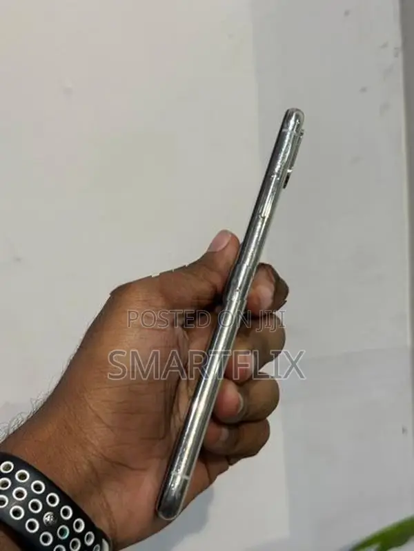 Apple iPhone XS Max (Used)