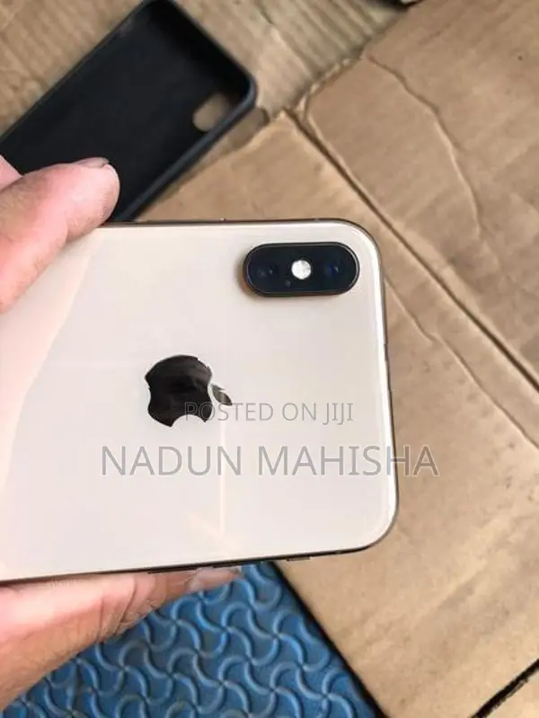 Apple iPhone XS (Used)