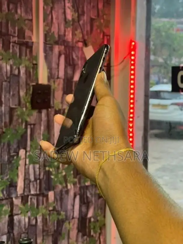Apple iPhone X (Used)