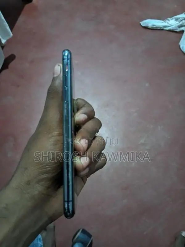 Apple iPhone X (Used)