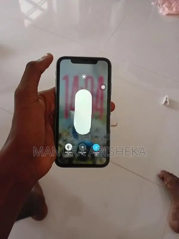Apple iPhone 11 (Used)