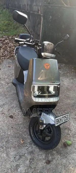 Yadea E65 2025