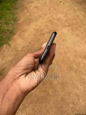 Apple iPhone 8 (Used)