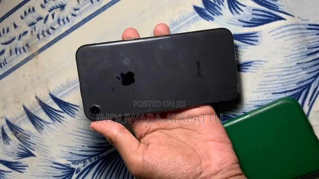 Apple iPhone 8 (Used)