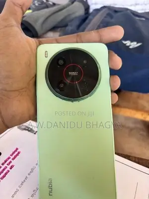 ZTE nubia V70 Max (Used)