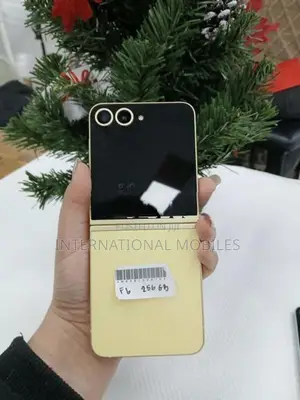 Samsung Galaxy Z Flip 6 256GB |12GB RAM 5G (Used)
