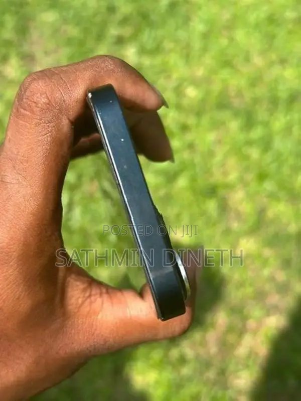 Apple iPhone 13 (Used)
