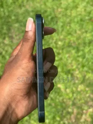 Apple iPhone 13 (Used)