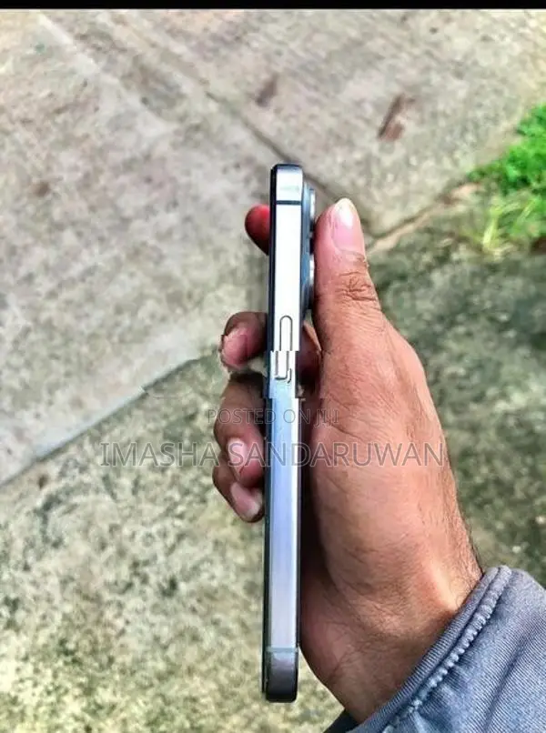 Apple iPhone 15 Pro (Used)