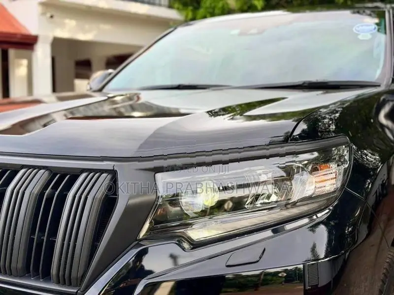 Toyota Land Cruiser Prado 2023