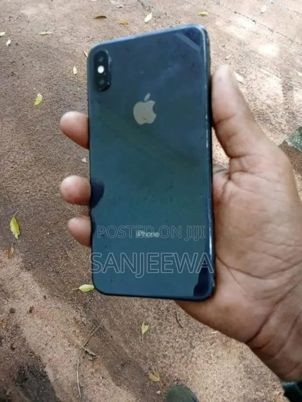 Apple iPhone XS Max (Used)