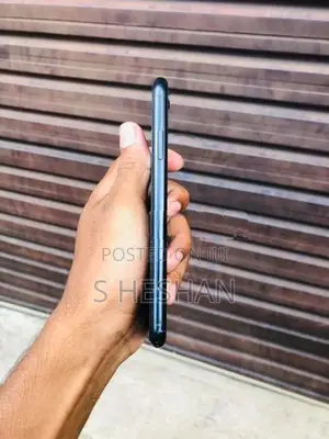 Apple iPhone XR 128GB (Used)