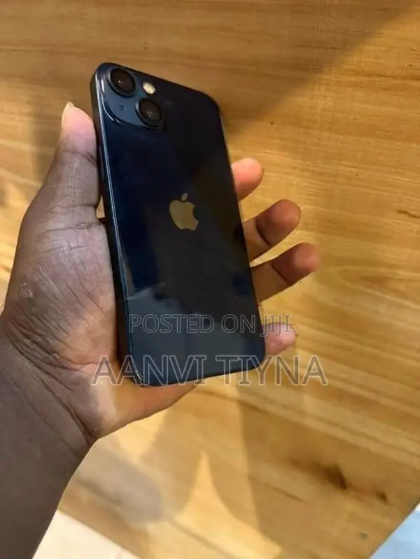 Apple iPhone 13 (Used)