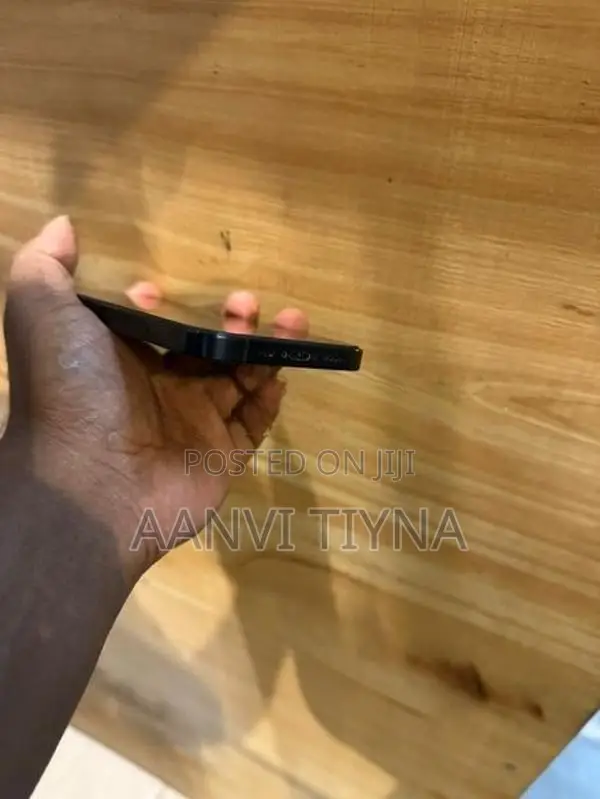 Apple iPhone 13 (Used)