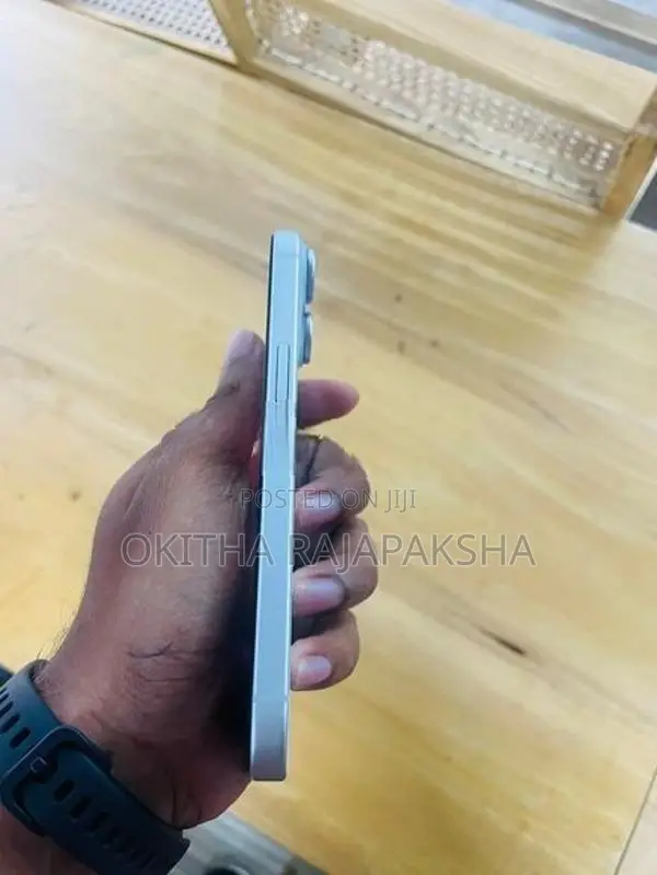 Apple iPhone 15 (Used)