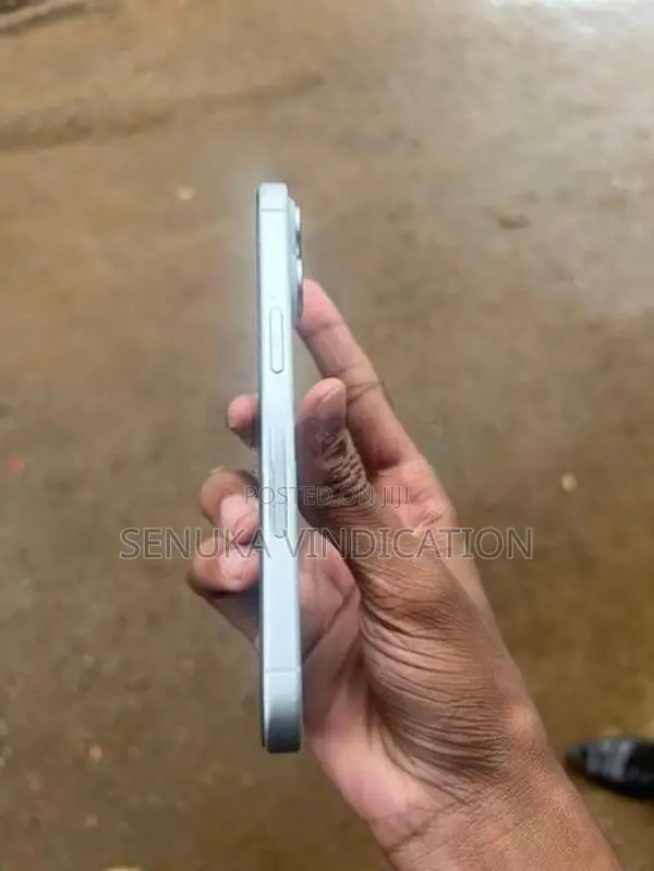 Apple iPhone 16 (Used)