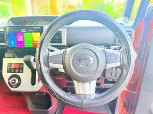 Daihatsu Wake 2015