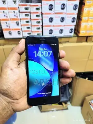 Apple iPhone SE 2 (Used)