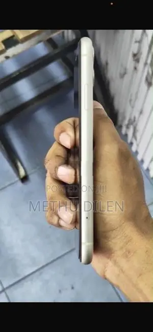 Apple iPhone 11 (Used)
