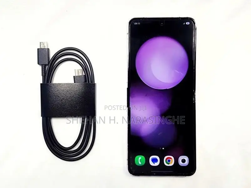 Samsung Galaxy Z Flip 5 (Used)