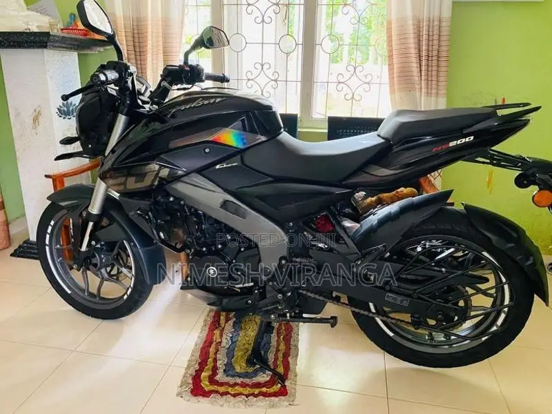 Bajaj Pulsar NS200 2025