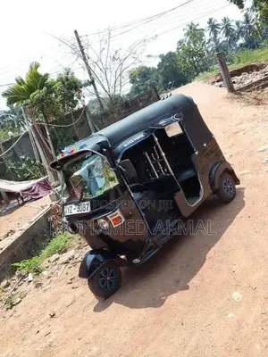 Bajaj RE 2012