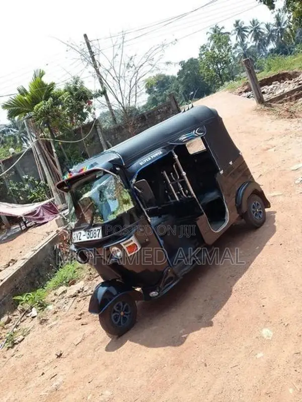 Bajaj RE 2012