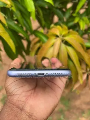 Apple iPhone 11 (Used)